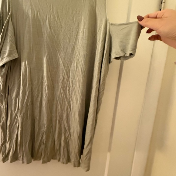 American Eagle Cold Shoulder Top – Size XL - Picture 6 of 6